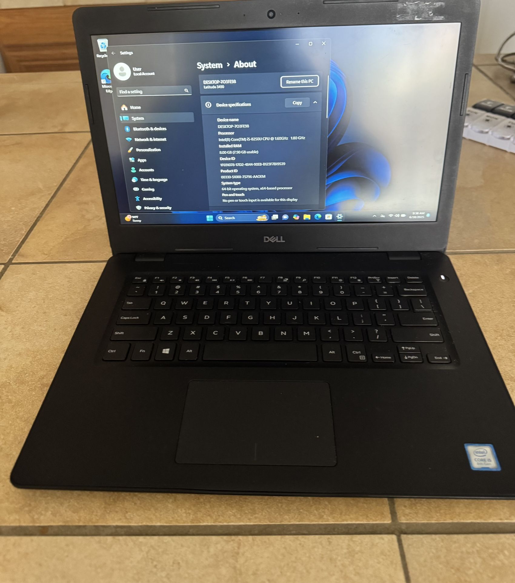 Dell Latitudes 3490, Core I5-8250U, 8 GB DDR4, 256 GB NVME SSD, Windows 11 Pro