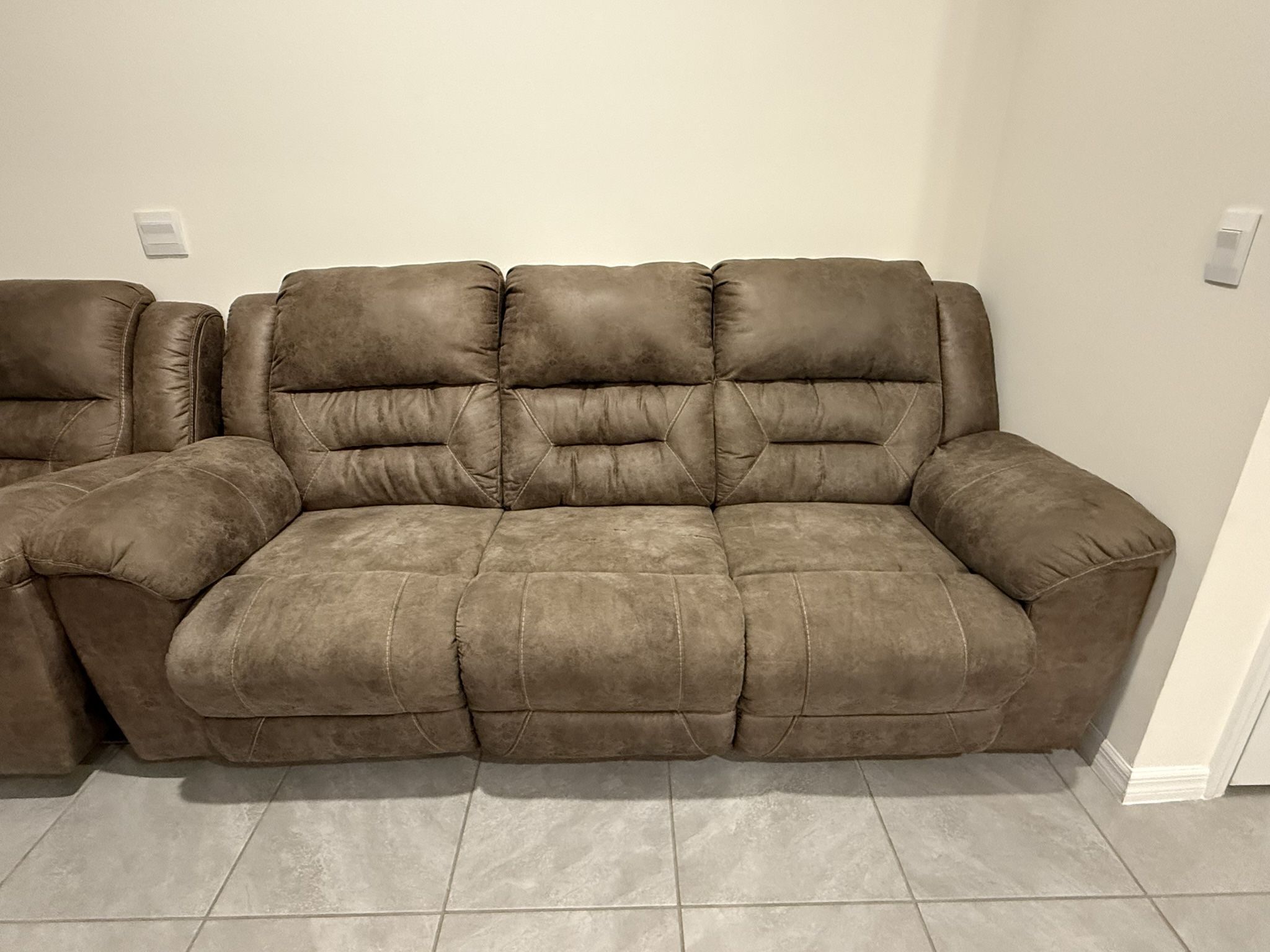 Electrical Couch And Recliner