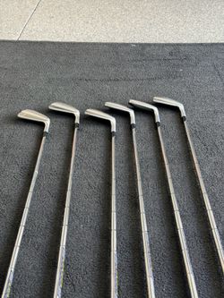 TaylorMade P770 Iron Set - Like New