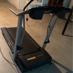 Treadmill Pro form Crosswalk 370e for Sale in Sterling Heights MI OfferUp
