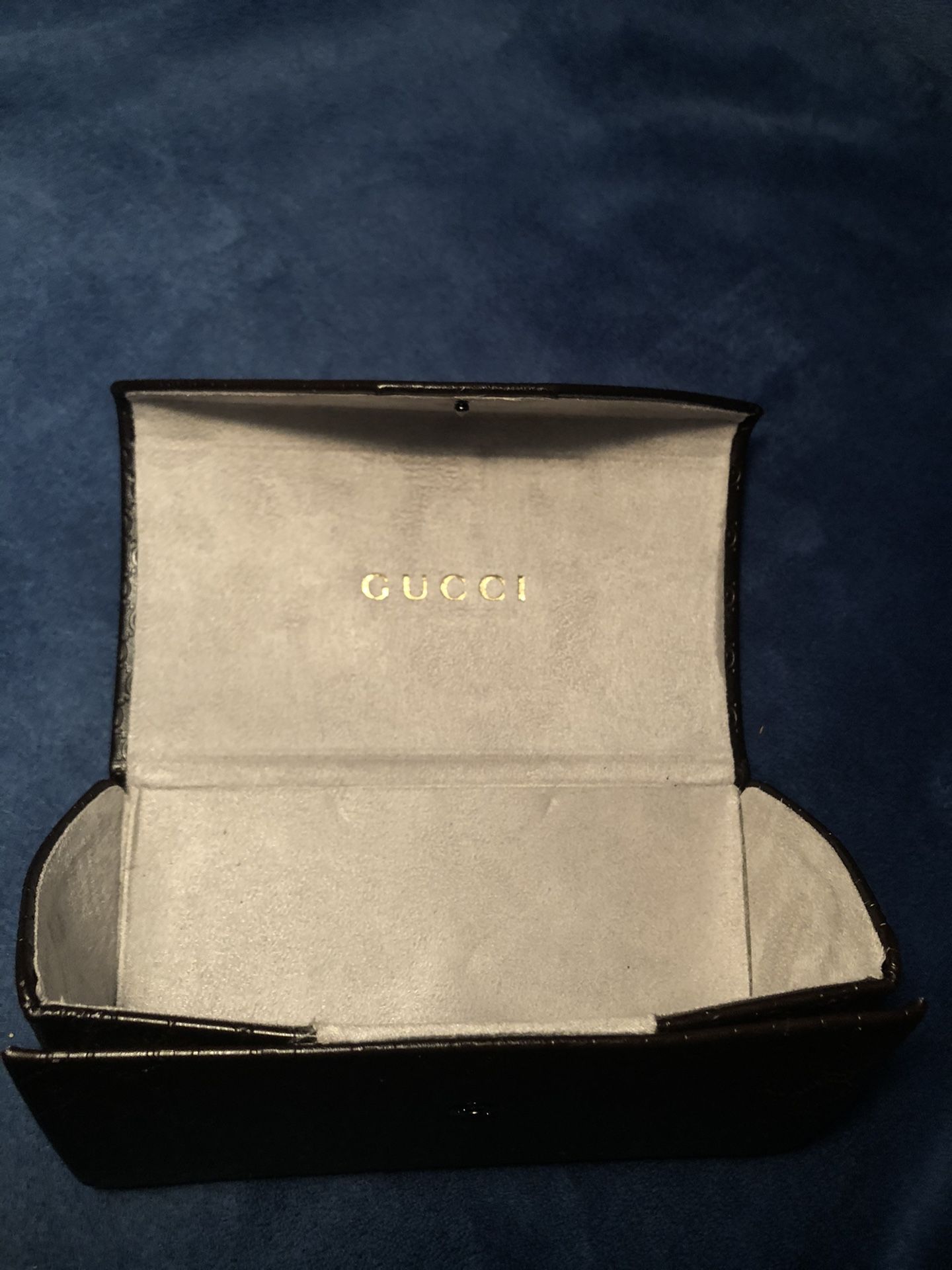 Gucci Glasses Case/ Wallet With Glasses Cloth