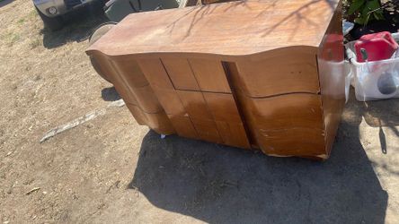Dresser