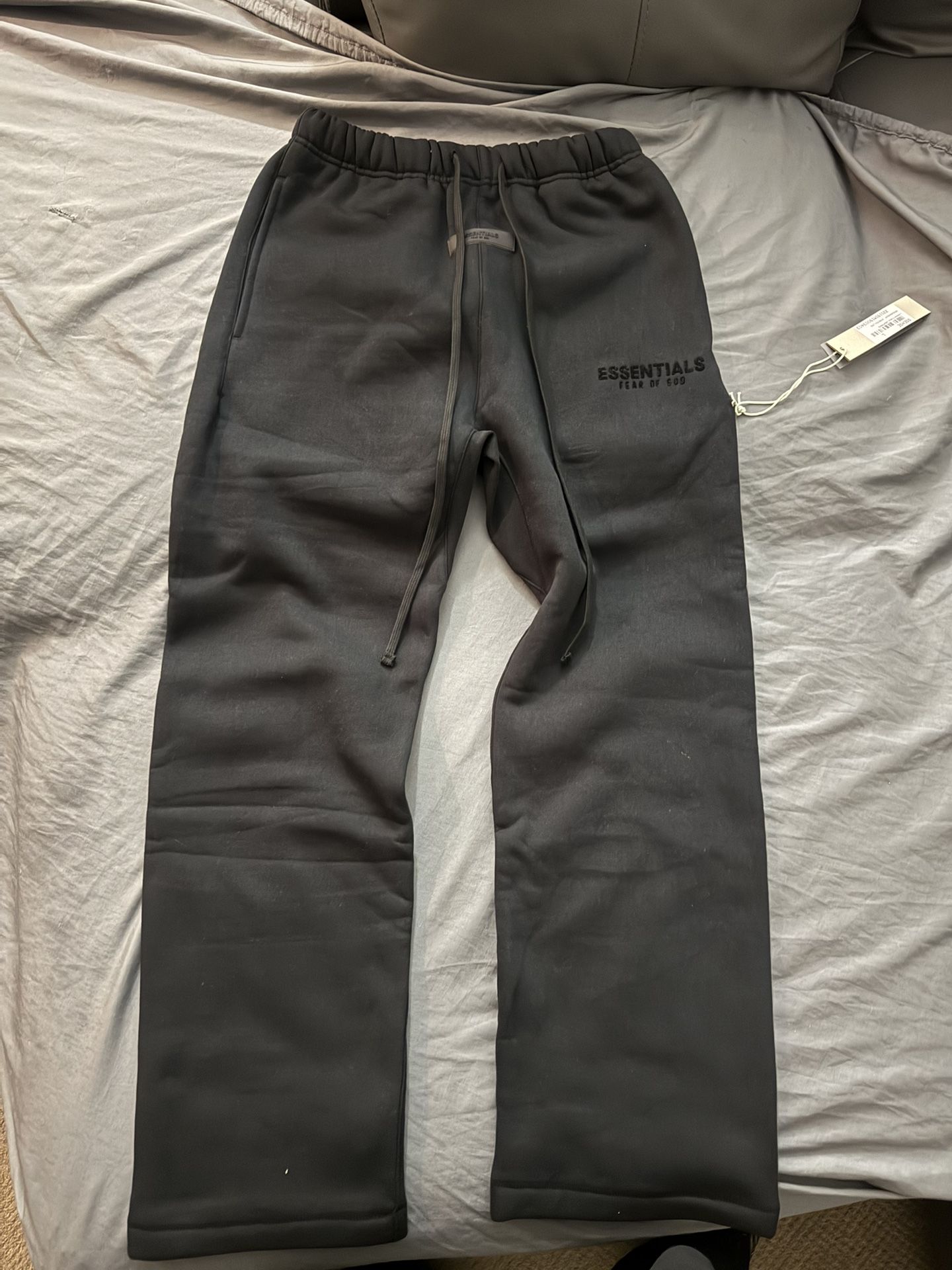 Un Cuffed Essentials Sweatpants