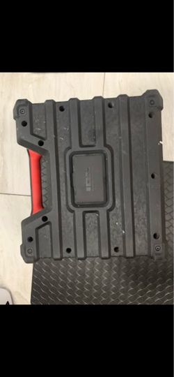 Ion tailgate speaker