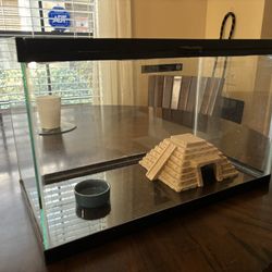 10 gallon reptile terrarium with hide, thermometer and ceramic bowl