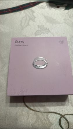 Oura Ring 4 size 12, ceramic color pedal
