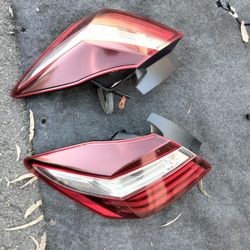 2016-2017 Honda Accord Sedan Tail Lights With Accessories OEM.