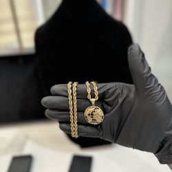 10K Gold Necklace Global Pendent