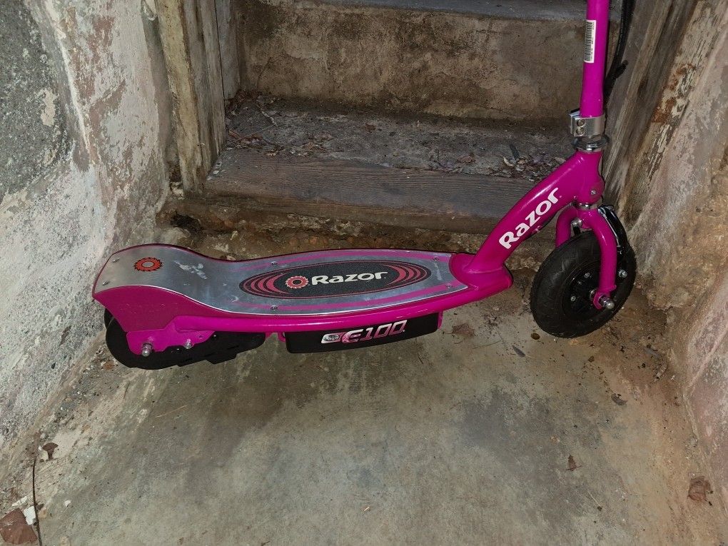 Razor E100 Electric Scooter