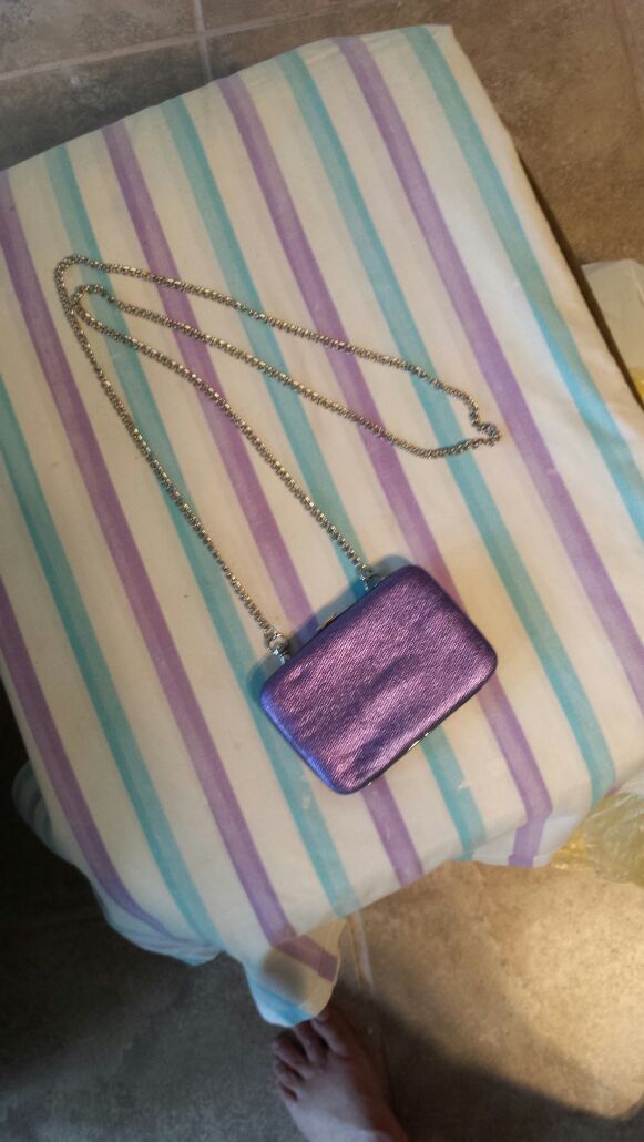 Bongo. Small ID Or Card Wallet- Barely Used