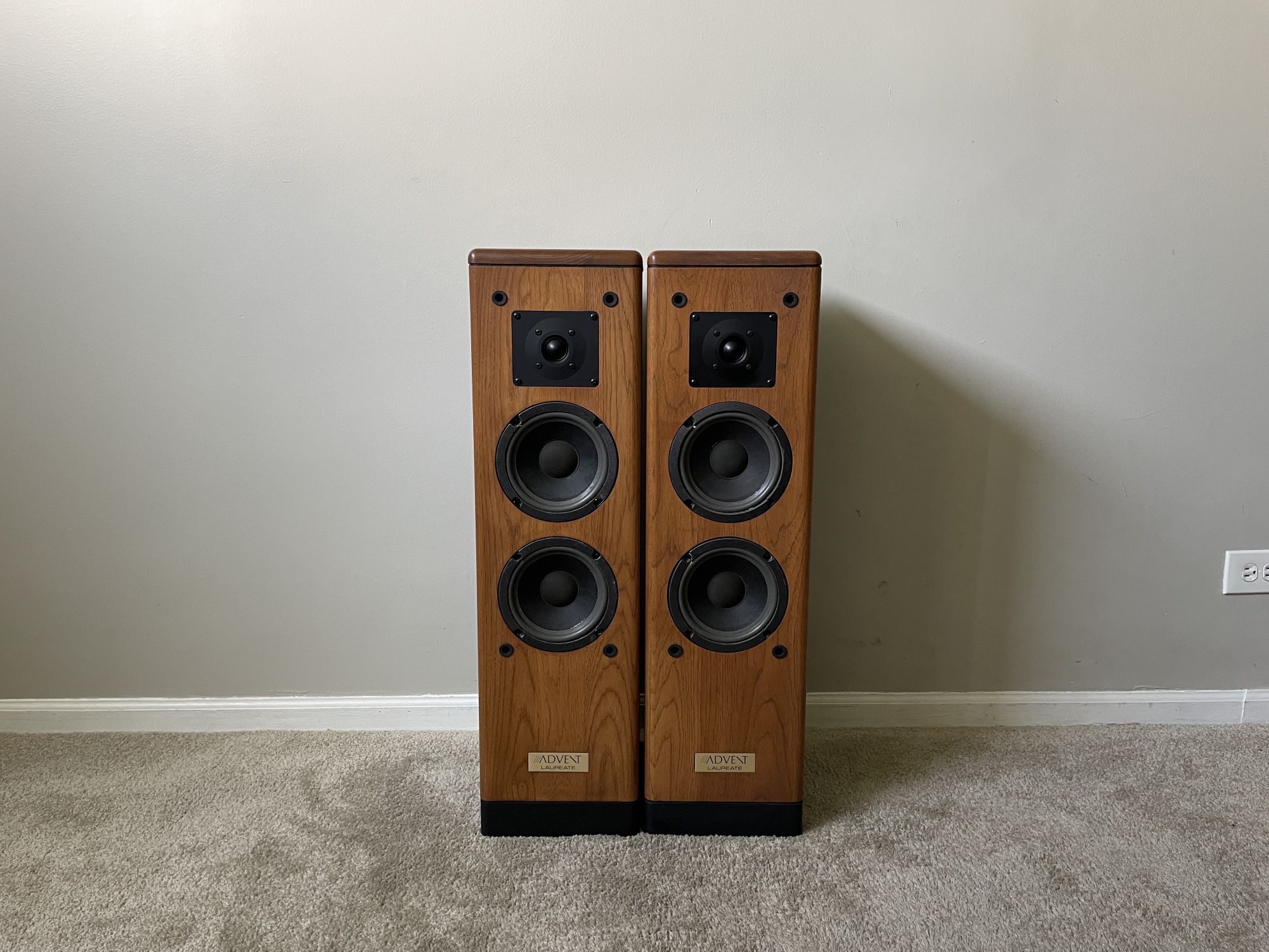 Advent Laureate Tower Home Floor Standing Vintage Speakers