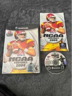 NCAA FOOTBALL 2004 (Nintendo GameCube, 2003)