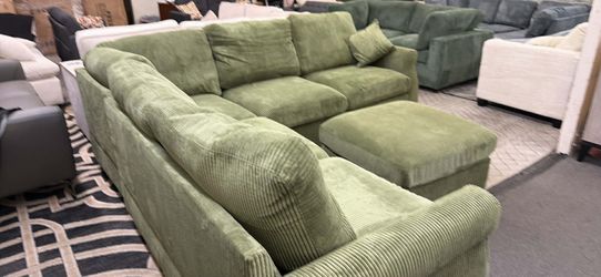 New Sectional Sage Corduroy Couch with Ottoman! Free Delivery 🚚!