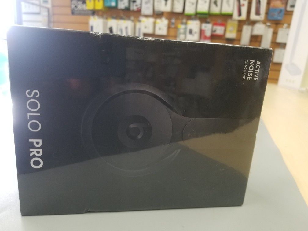 NEW!!!SEALED!!! Beats by Dr.Dre-Solo Pro wireless noise cancelling on-ear headphones-Black. Pick up only!!!