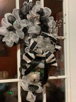 Spurs wreath