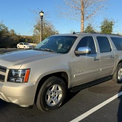 Chevy Suburban 2008