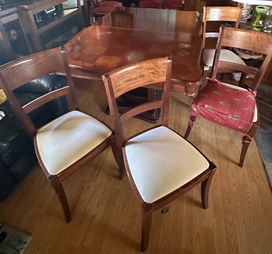 Hardwood Table With 8 Chairs