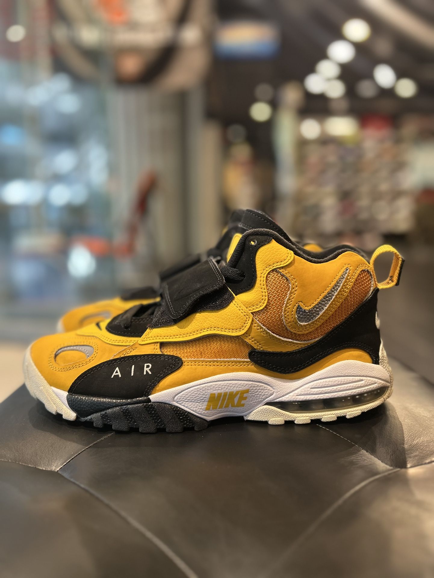 Nike Air Speed Turf Size 10.5