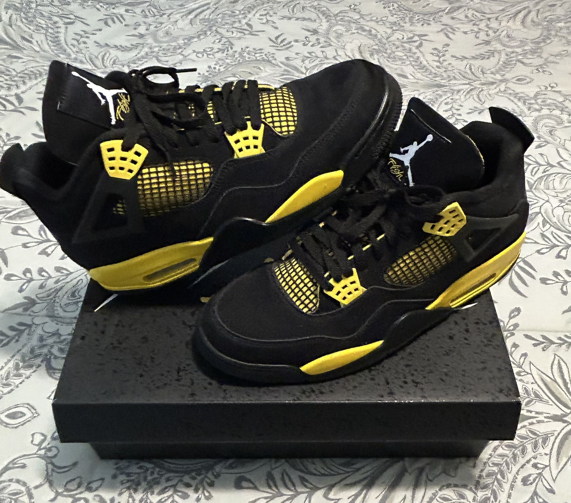 Air Jordan 4 Retro Yellow Thunder 