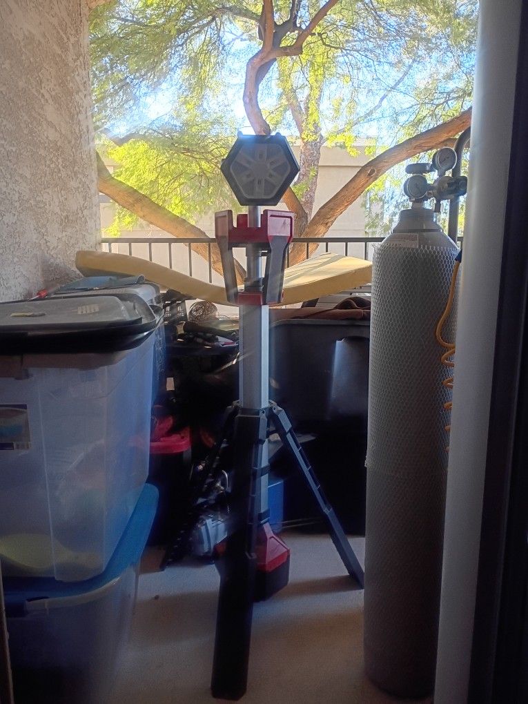 Milwaukee M18 Dual Power Tower Light