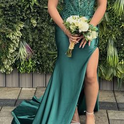 Ladivine KV1112 Emerald Green Beaded Corset Satin Prom Dress- sz 2