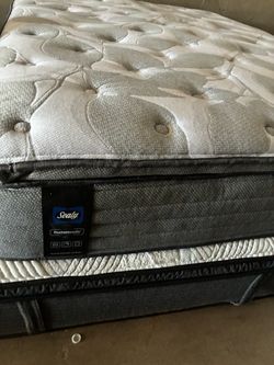 Brand new pillow  top  Cali king size mattress