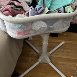 Halo Bassinet Brand New