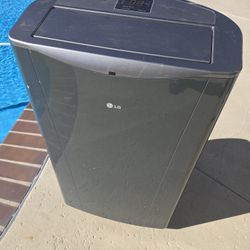 LG Portable Air Conditoner 14000btu Cost $650, Works Great