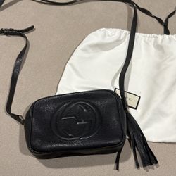 GUCCI Pebbled Calfskin Small Soho Disco Bag Black