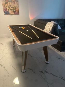 Modern pool table 5’5