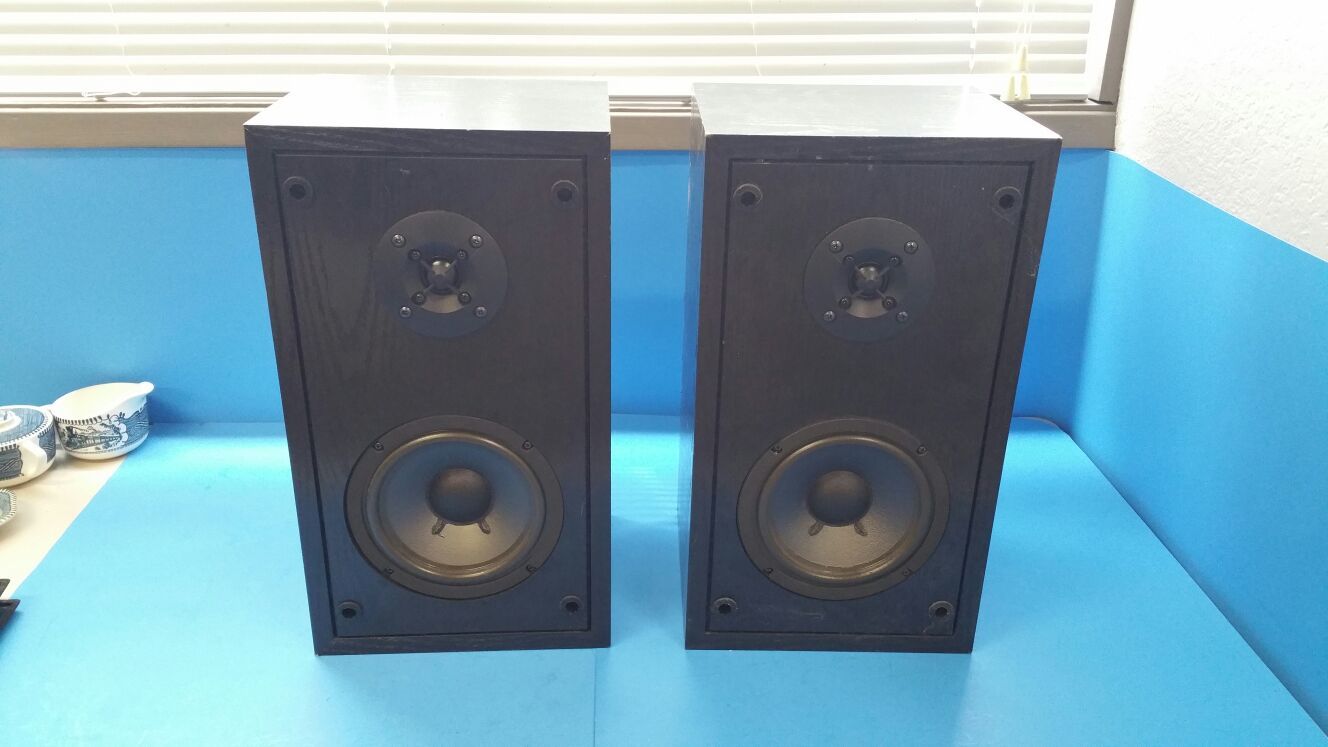 Speakers 100 watt 2 way Altec Lansing Model 85