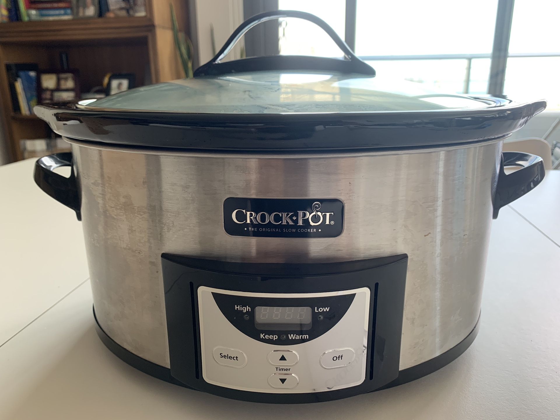 Crock•Pot Brand 6 Quart crockpot with timer