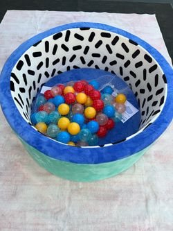 Battat Foam Ball Pool with  Balls