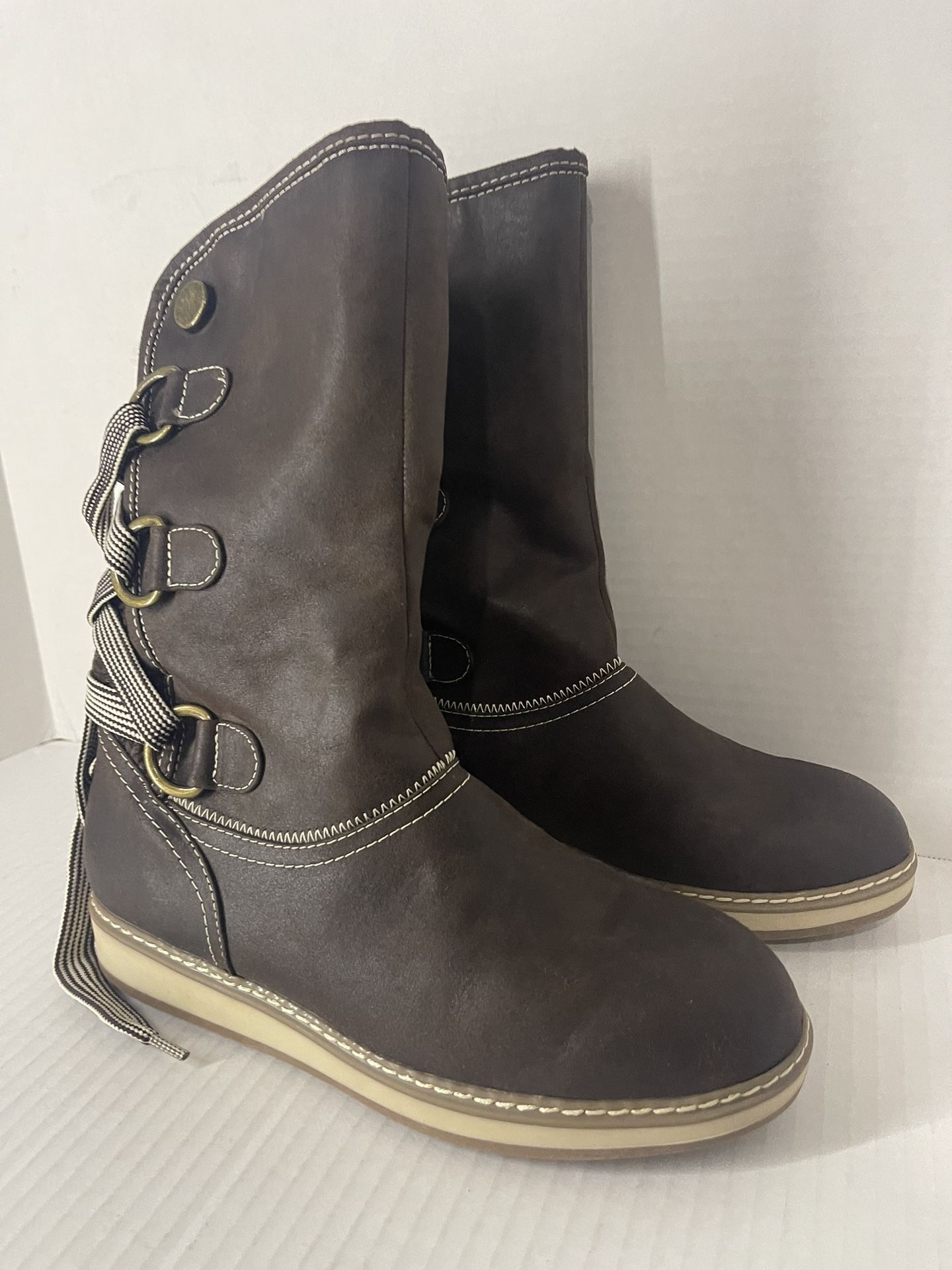 Women Boots Size 9