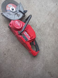 Serrucho Milwaukee FUEL Con Pila 8.0