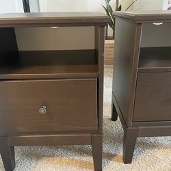 Matching Clothing Dresser And Nightstands 