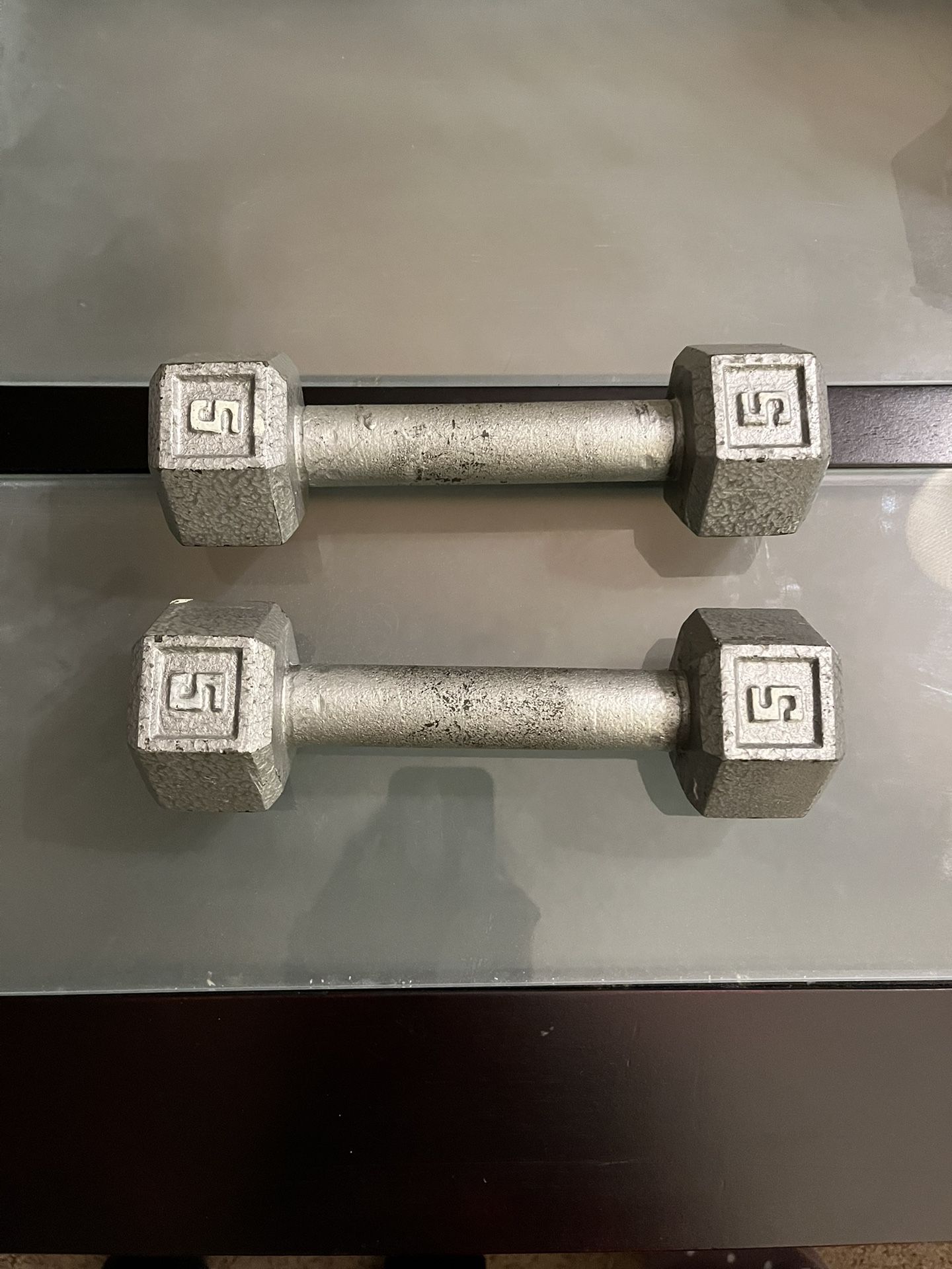 Cast Iron hex 5 lb dumbbell set Total 10 lb