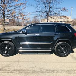 2013 Black Jeep Grand Cherokee Overland Hemi V8