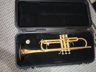 Bach trumpet TR300 with case