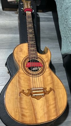 Bajo Quinto with EMG Pickup