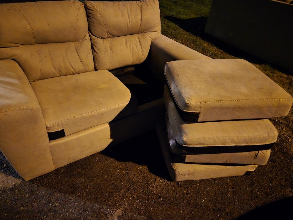 FREE!!! Couch x2! FIRST COME FIRST SERVE!