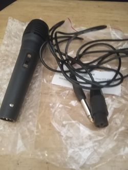 Wired Dynamic Microphone with Cable