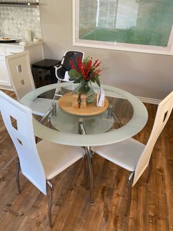 4 chair table