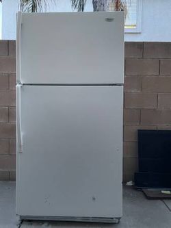 White Refrigerator /Freezer