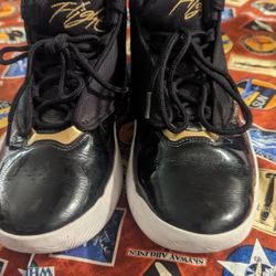 AWESOME AIR Jordan FLIGHT TENNIS SHOES LIKE NEW BOYS SIZE 6.5 MAKE OFFER