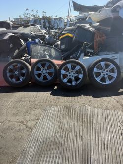 2013 Toyota Sienna Complete Wheels $450