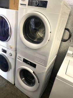 Whirlpool 24" Washer and Dryer Electric Ventless Set