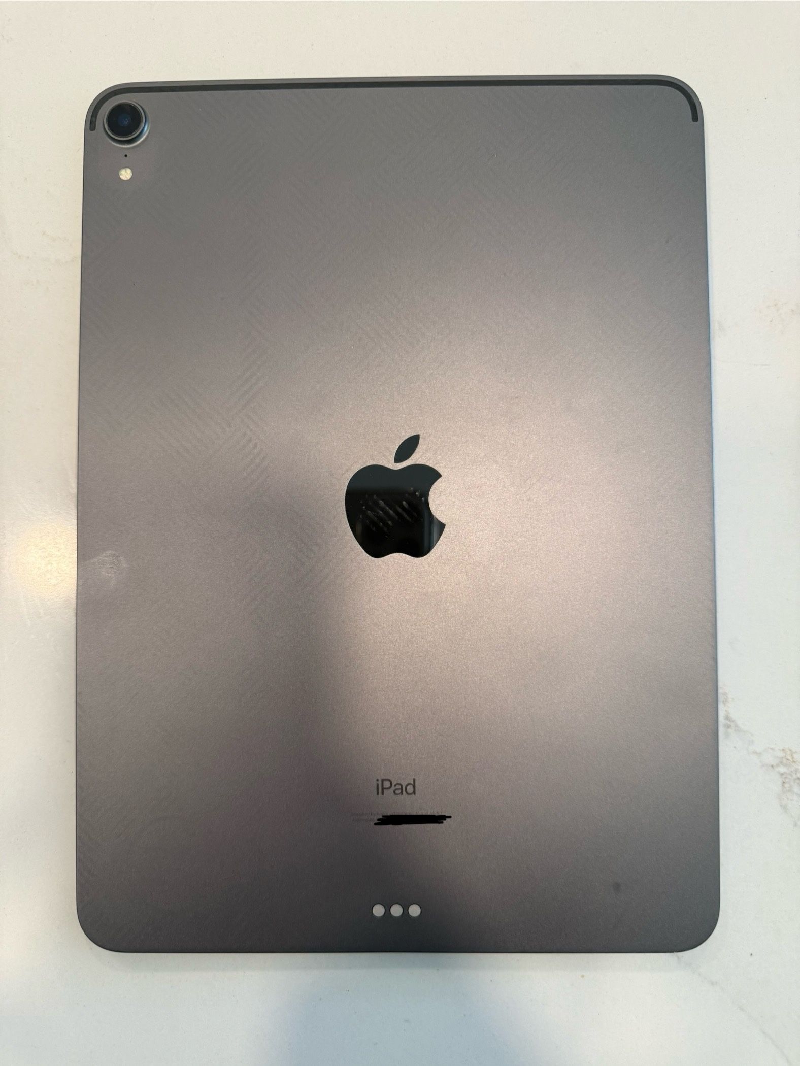 11” iPad PRO 256 GB Space Gray UNLOCKED