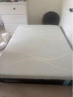 Tempur-Pedic TEMPUR-ProBreeze Medium Queen Mattress