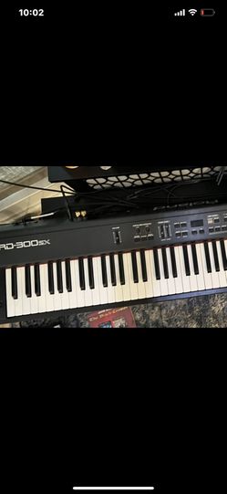 Roland Rd 300SX